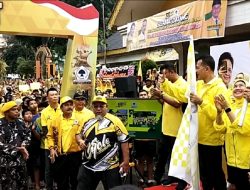 KAPOLSEK BINJAI KOTA PIMPIN PENGAMANAN KEGIATAN JALAN SEHAT NASIONAL DALAM RANGKA MEMPERINGATI HUT PARTAI GOLKAR KE – 58 DI KOTA BINJAI
