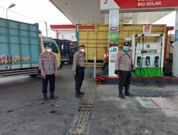 PATROLI POLSEK BINJAI BARAT ANTISIPASI ANTRIAN DAN KELANGGKAAN BBM MONITORING SASAR SPBU DI WILAYAHNYA