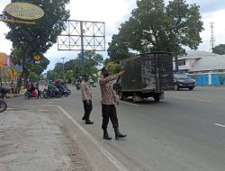POS PADAT SORE POLSEK BINJAI TIMUR BERI PELAYANAN HUMANIS DANGAN MELAKUKAN PENGATURAN LALU LINTAS