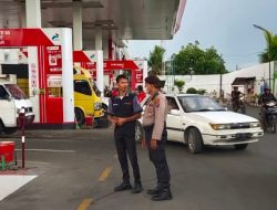 ANTISIPASI KELANGGKAAN BBM UNIT PATROLI POLSEK BINJAI BARAT PANTAU LANGSUNG KE SPBU DI WILAYAHNYA