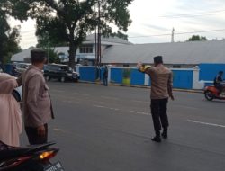 PELAYANAN HUMANIS DANGAN MELAKUKAN PENGATURAN LALU LINTAS DI BERBAGAI JALAN-JALAN YANG RAWAN KEMACETAN POS PADAT SORE POLSEK BINJAI TIMUR