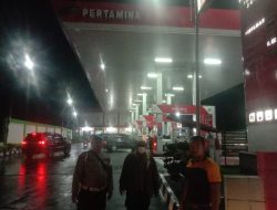TIDAK TAMPAK ANTRIAN BBM, POLSEK BINJAI BARAT PATROLI SEPUTARAN SPBU