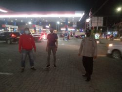 PATROLI R-4 GABUNGAN UNIT PIKET POLSEK BINJAI TIMUR PATROLI KE SPBU PASTIKAN KONDUSIF ANTISIPASI PENIMBUNAN MINYAK