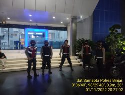 PAM OBVIT SAT SAMAPTA  POLRES BINJAI PANTAU OBYEK VITAL DAN PUSAT KERAMAIAN DI MALAM HARI