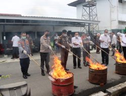 KAPOLRES BINJAI HADIRI PEMUSNAHAN BARANG BUKTI DI KEJAKSAAN NEGERI BINJAI
