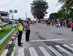 LAKUKAN PENGATURAN LALU LINTAS SAT LANTAS POLRES BINJAI DALAM RANGKA CAR FREE DAY MINGGU PAGI BERLOKASI DI LAPANGAN MERDEKA BINJAI