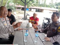 Personel Polsek Selesai melaksanakan kegiatan Himbauan Pemerintah kepada warga masyarakat serta bagi masker gratis kepada warga kec Selesai