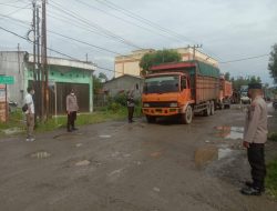 Polsek Binjai Barat melaksanakan himbauan pemerintah kegiatan Operasi Yustisi  Pendisiplinan Penyebaran Virus Corona dan bagi masker gratis