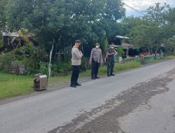 Personil Polsek selesai melakukan kegiatan oprasi yustisi rutin guna mencegah penyebaran virus covid-19 dan bagi masker gratis
