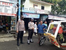 Polsek Binjai Timur laksanakan beri himbauan mengenai prokes dan bagi masker