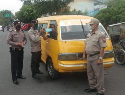 Personil Polsek Binjai timur laksanakan Oprasi Yustisi rutin serta melakukan pemberian masker gratis