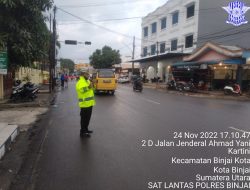 Kegiatan rutin pos padat sore hari oleh Sat Lantas Polres Binjai guna melancarkan aktivitas jalan dan beri himbauan prokes