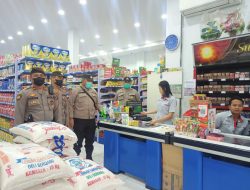 Pantau Situasi Kamtibmas ditempat Keramaian, Personel Polsek Binjai Barat Laksanakan Patroli.