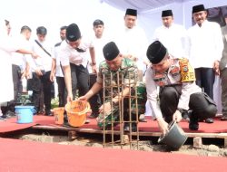KAPOLRES BINJAI HADIRI PELETAKAN BATU PERTAMA PEMBANGUNGAN MASJID & GEDUNG AL-QURAN CENTER KOTA BINJAI