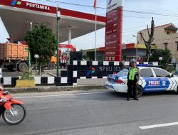 Sat lantas Polres Binjai melaksanakan patroli guna antisipasi kemacetan serta KRYD dan memberi himbuan kepada warga agar tetap menerapkan proses 5M