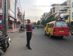 Giat pos padat pagi dilaksanakan oleh Sat Samapta Polres Binjai memantau arus lalin serta melancarkan aktivitas masyarakat