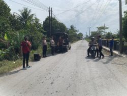 Personel Polsek Selesai lakukan Kegiatan himbauan pemerintah dilaksanakan oleh guna menurunkan angka penyebaran virus covid-19 di tengah masyarakat