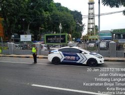Sat lantas Polres Binjai melakukan patroli guna antisipasi kemacetan serta KRYD dan memberi himbuan kepada warga agar tetap menjaga prokes