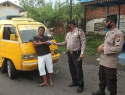 Pelaksanaan giat Polsek Binjai Barat memberikan masker gratis dan beri himbauan tetap menjaga prokes dan menerapkan proses 5M kepada masyarakat