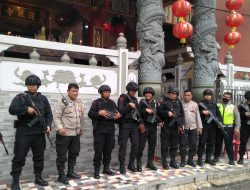 PERSONEL BRIMOB  DETASEMEN A DITERJUNKAN, BANTU PENGAMANAN SAAT IMLEK