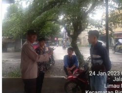 Pers Bhabinkamtibmas Polsek Binjai barat laksanakan patroli serta menyambangi warga binaan, sampaikan pesan kamtibmas dan beri himbauan mengenai prokes
