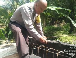 BHABIKAMTIBMAS BANTU WARGA BANGUN JEMBATAN