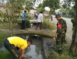SINERGISITAS BHABINKAMTIBMAS BERSAMA BABINSA AJAK WARGA GOTONG ROYONG