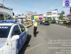 Sat Lantas Polres Binjai laksanakan Giat pos padat sore memantau arus lalin cegah terjadinya gangguan Kamtibcarlantas
