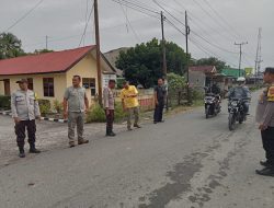 Polsek Sei Bingai melaksanakan Oprasi Yustisi pencegahan virus covid-19 / bagi masker secara gratis kepada masyarakat