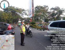 Pelaksanaan giat rutin pagi hari oleh Sat Lantas Polres Binjai guna melancarkan arus lalin serta memberi himbauan mengenai prokes