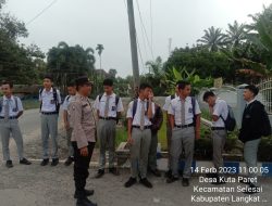 BHABINKAMTIBMAS SAMBANGI ANAK SEKOLAH SAMPAIKAN HIMBAUAN