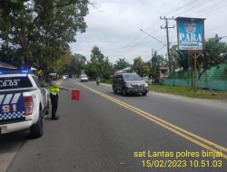 Sat lantas Polres Binjai laksanakan antisipasi kemacetan serta KRYD dan memberi himbuan kepada warga agar tetap menjaga protokol kesehatan