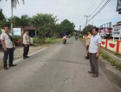 Petugas Polsek Sei Bingai lakukan program Oprasi Yustisi pencegahan virus corona serta bagi masker secara gratis kepada masyarakat