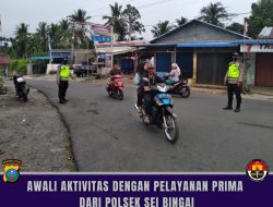 POLSEK SEI BINGAI KAWAL AKTIVITAS MASYARAKAT DI PAGI HARI