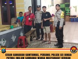 CEGAH GANGGUAN KAMTIBMAS, PERSONIL POLSEK SEI BINGAI PATROLI MALAM SAMBANGI WARGA MASYARAKAT BERIKAN HIMBAUAN KAMTIBMAS