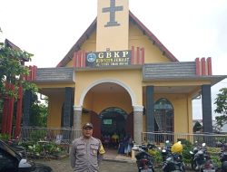 AIPTU JULIANTO MONITORING PELAKSANAAN IBADAH GEREJA, BERIKAN RASA AMAN DAN NYAMAN