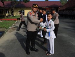KAPOLRES BINJAI BERIKAN PENGHARGAAN TERHADAP JUARA KARATE INKANAS ANTAR DOJO BINJAI-LANGKAT TAHUN 2023