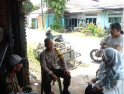 AIPTU BAMBANG SUROSO BHABINKAMTIBMAS KELURAHAN TANAH TINGGI & SUMBER KARYA MELAKSANAKAN DDS /SAMBANG DESA BINAAN