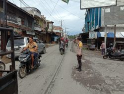 KANIT RESKRIM IPDA S. BATUBARA POLSEK SELESAI BESERTA ANGGOTA MELAKSANAKAN PENGATURAN LALIN