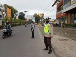 AIPTU DODY AFRIADI BERSAMA DISHUB KOTA BINJAI PANTAU ARUS LALIN CEGAH GANGGUAN KAMSELTIBCARLANTAS DI JAM PADAT PAGI