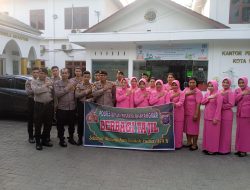 KELUARGA BESAR SAT SAMAPTA POLRES BINJAI BESERTA BHAYANGKARI BERBAGI TAKJIL DI BULAN SUCI RAMADHAN 1444 H