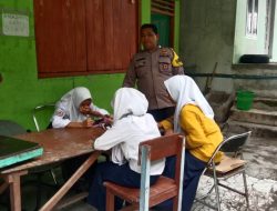 BRIPKA REJEKINTA SEMBIRING PATROLI SAMBANGI PELAJAR SAMPAIKAN PESAN KAMTIBMAS