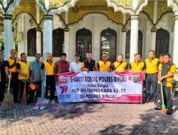 UNGKAPAN RASA SYUKUR USIA 77 TAHUN POLRI, POLRES BINJAI LAKSANAKAN BAKTI SOSIAL PEMBERSIHAN TEMPAT IBADAH SERENTAK