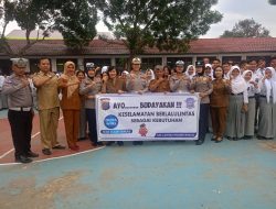 Kasat Lantas Polres Binjai Sebagai Inpektur Upacara Di Sma Negeri 3 Binjai