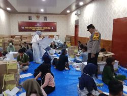 Waka Polres Binjai Cek Kesiapan Personil dalam rangka Pengamanan di kantor KPU dan Pelipatan Surat Suara di Aula KPU Binjai