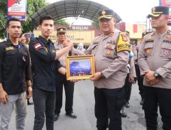 Polres Binjai Terima Penghargaan Dari Komunitas Dpc 234 Sc Dan Rnr Kota Binjai