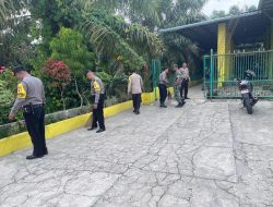 TNI -POLRI kegiatan bersih bersih Rumah Ibadah