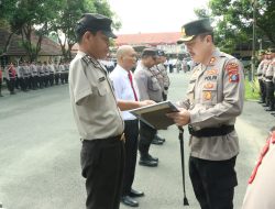 Kapolres Binjai Berikan Reward Terhadap Personil Yang Berprestasi