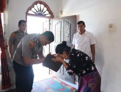 KAPOLRES BINJAI BESERTA ROMBONGAN BERIKAN PENGHORMATAN TERAKHIR KEPADA ALMARHUM AIPDA PERSADANTA GUNAWAN SINGARIMBUN