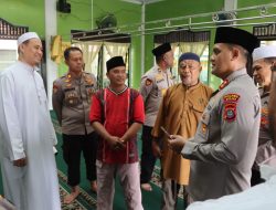 Pererat Silaturahmi, Kapolres Binjai Sholat Jumat Berjamaah Bersama Warga di Masjid As-Syakirin